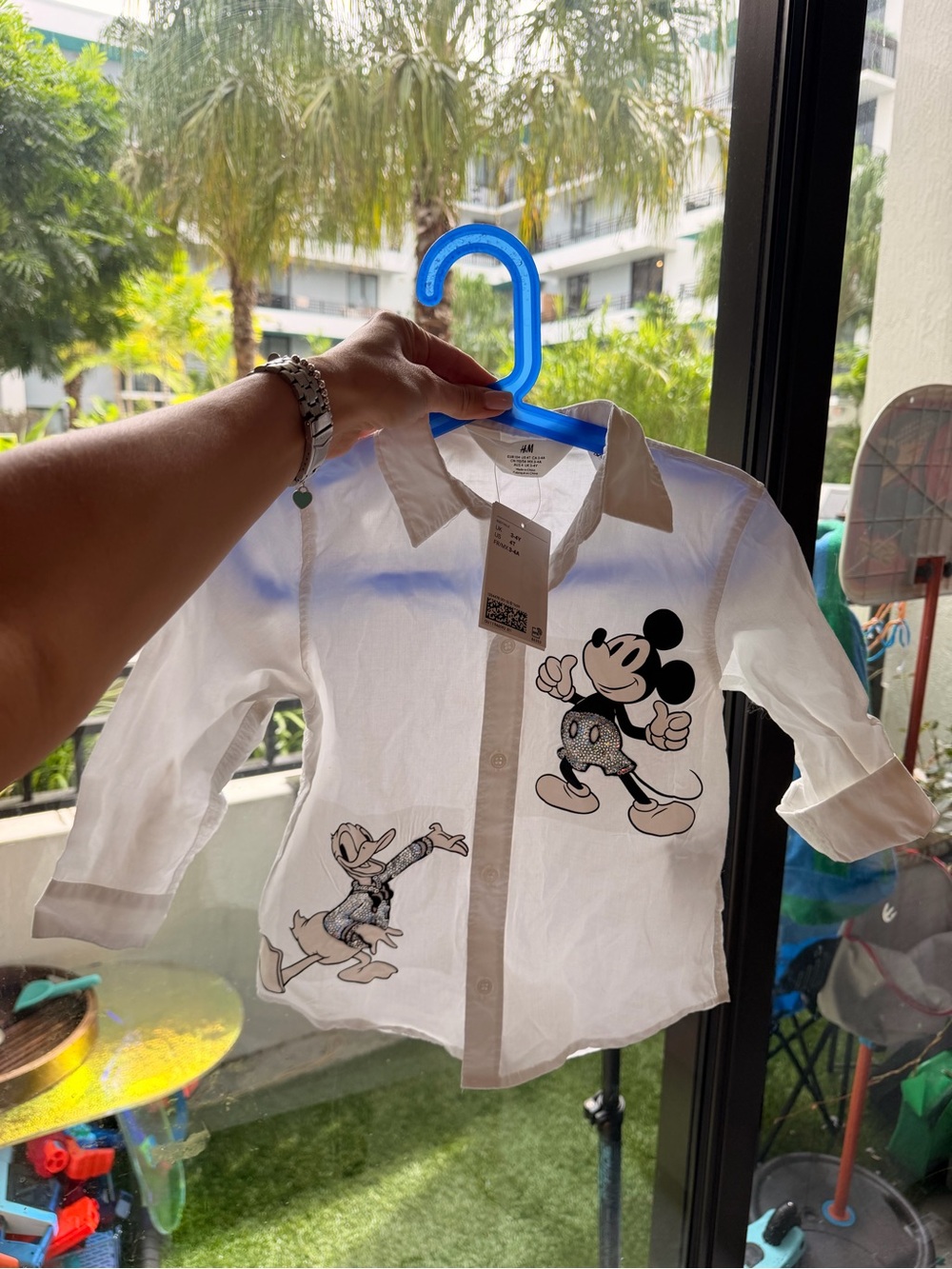 NWT 4t cotton H&M White Boys' Button-Down Shirt with Mickey & Donald Prints
